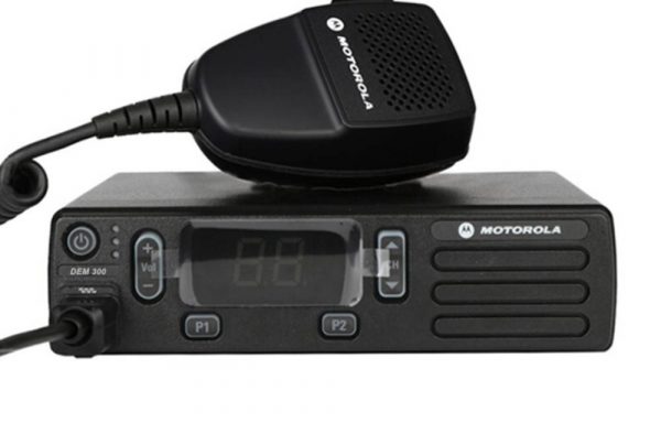 Motorola DEM300 DMR Mobile Radio | MOTOTRBO Dash-Mount