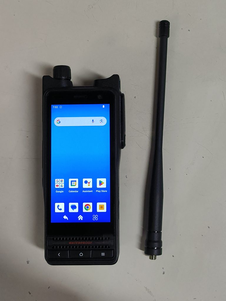 W68 4G PoC radio back panel showing IP68 rating, dual SIM slots, removable 5000mAh battery and camera module